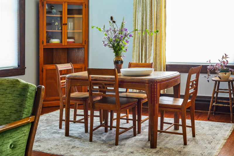 6 Linden Studio Dining area